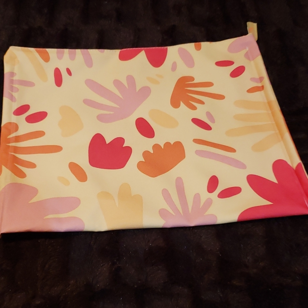 Cute pouch - Picture 2 of 3